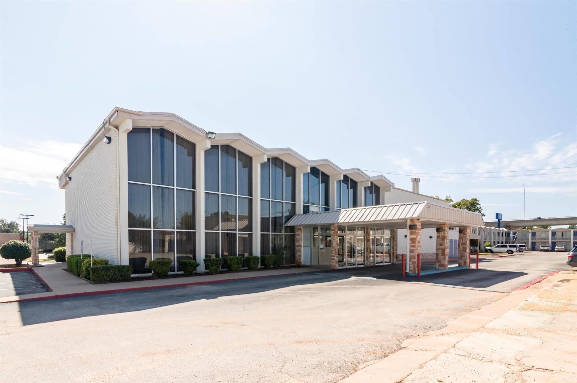 Delux Inn Wichita Falls Eksteriør bilde